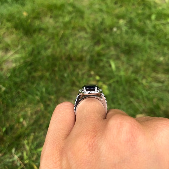 SOLD (IDNID) White Gold Sapphire Diamond Halo Ring - Picture 4 of 12